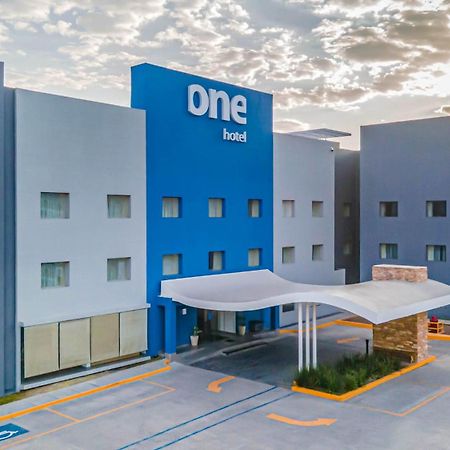 One Saltillo Aeropuerto Extérieur photo